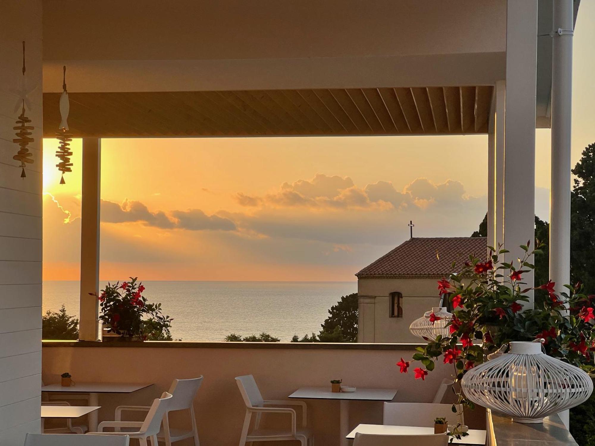 Kairos Tropea Hotel Exterior photo